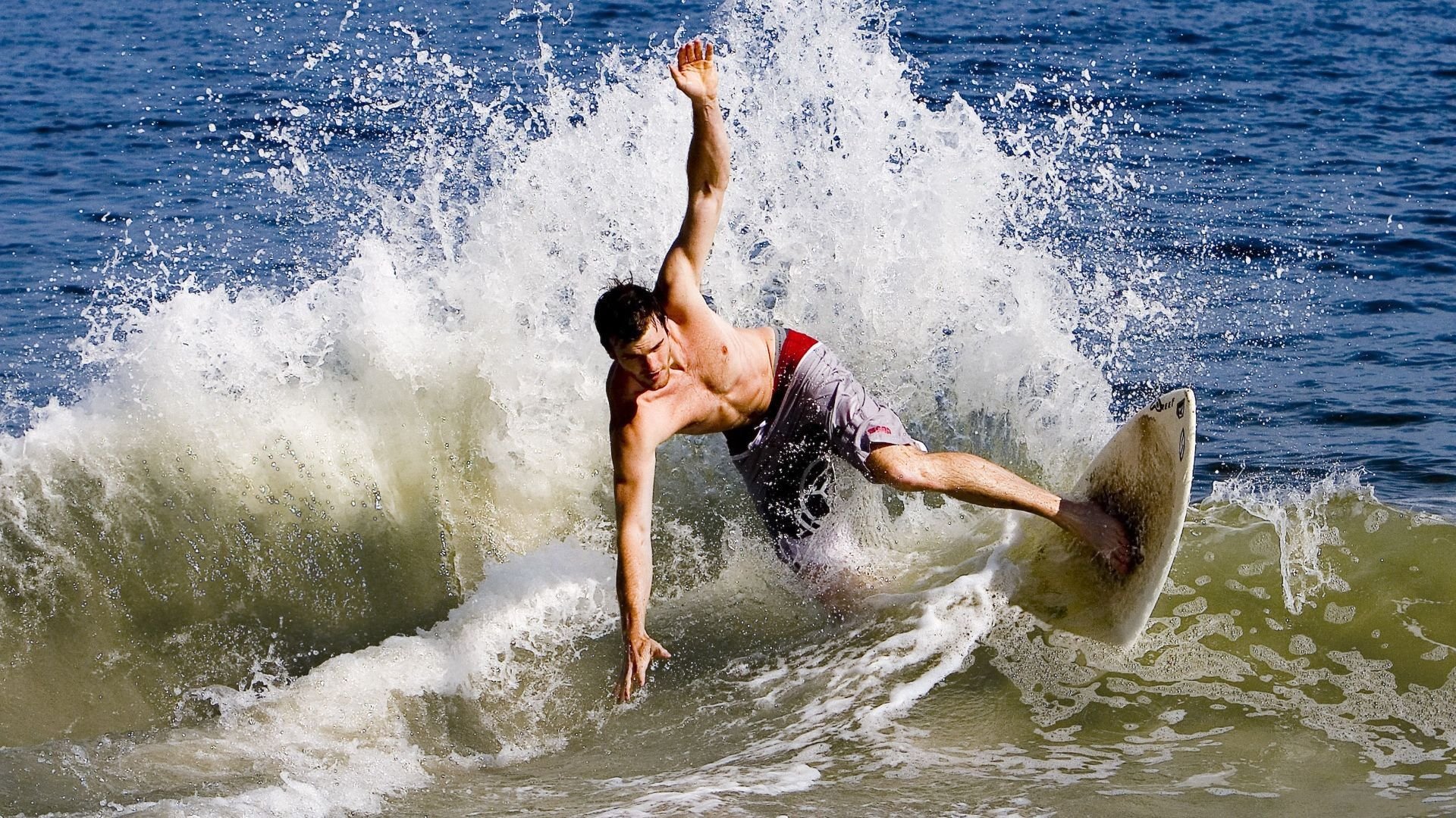 世界冠军划水次数控制在30以内？，滑水世界冠军